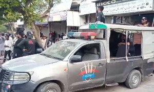 کرکٹ میچ کے دوران جھگڑا، ڈنڈوں، اینٹوں، مکوں اور بلوں کا استعمال، متعدد افراد زخمی