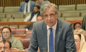 ایڈہاک ججز تعینات ہونے چاہئیں، آئین بھی اسکی اجازت دیتا ہے، وزیر قانون