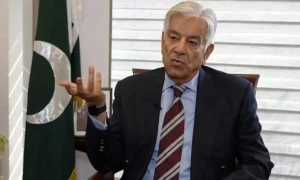 Khawaja Asif warns of &lsquo;constitutional meltdown&rsquo;, says elections could be annulled