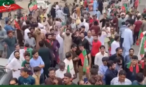 تحریک انصاف نے پنجاب اسمبلی کے سامنے بھوک ہڑتالی کیمپ قائم کرلیا