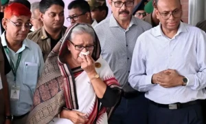 فسادات میں تباہ ریلوے اسٹیشن دیکھ کر بنگلہ دیشی وزیراعظم آنسوؤں سے رو دیں