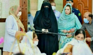 بشریٰ بی بی جی ایچ کیو حملے سمیت 9 مئی کے 11 مقدمات میں ملزمہ نامزد