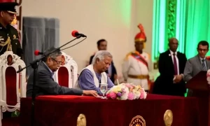 بنگلہ دیش کی عبوری حکومت نے حلف اٹھا لیا، کوئی سیاستدان شامل نہیں