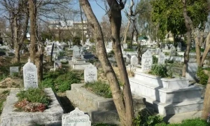 کراچی : قبرستان میں لاشوں سے مبینہ جنسی زیادتی کرنیوالا ملزم عوام کے ہتھے چڑھ گیا