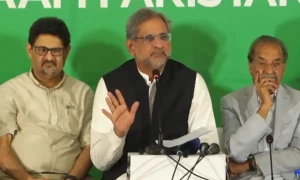 آج ہر ایک اہلکار، جج، حکمران اور فوجی آئین توڑتا ہے، شاہد خاقان عباسی