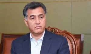 فیض حمید کے کورٹ مارشل کی کارروائی ملک میں اس وقت جو ماحول بنا ہوا ہے اسی کے تناظر میں ہے، ماہرین
