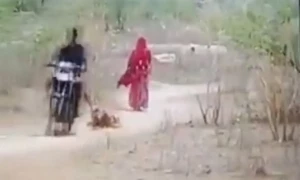 بہن سے ملنے کی خواہش، شوہر نے بیوی کو موٹر سائیکل سے باندھ کر سڑک پر گھسیٹنا شروع کردیا