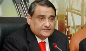 کراچی : پی پی رہنما ڈاکٹر عاصم کی اہلیہ کی گاڑی پر فائرنگ