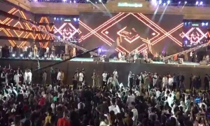کراچی: گورنر ہاؤس میں یوم آزادی کی تقریب میں بدنظمی، منچلوں کی خواتین سے بدتمیزی