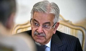 جنرل (ر) باجوہ نے مارشل لا لگانے کی دھمکی دی تھی، خواجہ آصف