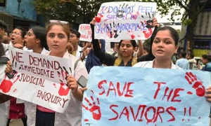 مودی سرکار نے ڈاکٹرز کے احتجاج کو کیش کرانا شروع کردیا