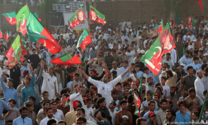 &rsquo;کون کتنے بندے لایا&lsquo; پی ٹی آئی ورکرز کو اہم رہنماؤں پر نظر رکھنے کی ہدایت