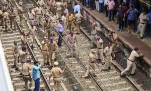بھارت میں 3 اور 4 سال کی بچیوں کے ساتھ اسکول میں زیادتی، شہر میں ہنگامے پھوٹ پڑے، ریل روکو تحریک شروع