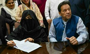 توشہ خانہ کیس: عمران خان، بشریٰ بی بی کی گرفتاری غیر قانونی قرار دینے کی درخواستیں خارج