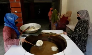 طالبان نے خواتین کے سرِعام گانے، بلند آواز سے پڑھنے پر پابندی لگادی