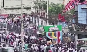 بھارتی ویزا کے اجرا میں تاخیر پر بنگلا دیشیوں کی ہنگامہ آرائی