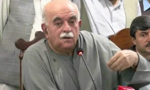 شہباز شریف اسد قیصر، عمر ایوب اور بیرسٹر گوہر سے ملے، پی ٹی آئی جواب دیتی تو مذاکرات اسی وقت شروع ہو جاتے، محمود اچکزئی