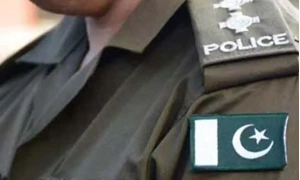 لاہور پولیس کے اہلکار سی آئی اے اور ایف آئی اے اہلکار بن کر شہریوں کو لوٹنے لگے