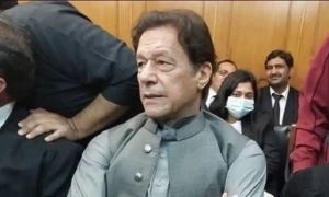 عمران خان کو خدشہ ہے انہیں ملٹری کورٹس لے جایا جائے گا، وکیل انتظار پنجوتھہ