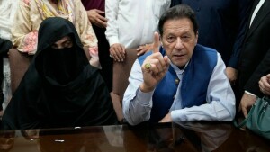 باہر نکلوں گا تو تمہیں اور چئیرمین نیب کو چھوڑوں گا نہیں، عمران خان کی تفتیشی افسر کو دھمکی