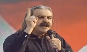 صحافیوں کے خلاف نازیبا زبان استعمال کرنے پر &rsquo;ایمنڈ&lsquo; کا علی امین گنڈاپور سے معافی مانگنے کا مطالبہ