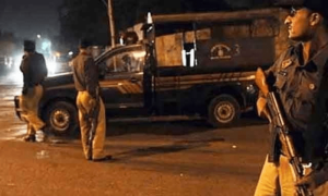 کراچی: انتہائی مطلوب ایاز زہری ڈکیت گروپ کا کارندہ پولیس مقابلے میں گرفتار