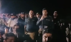 لکی مروت میں پولیس پر حملوں کیخلاف اہلکاروں کا دھرنا دوسرے روز میں داخل