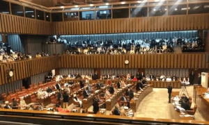 مجوزہ آئینی ترمیم، جے یو آئی نے اراکین سینیٹ کو ووٹ دینے سے روک دیا