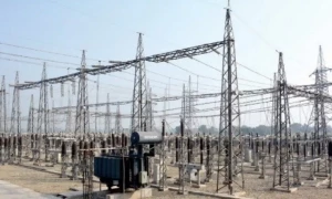 پشاور میں لوڈ شیڈنگ کے ستائے ہوئے لوگوں کا گرڈ اسٹیشن پر حملہ