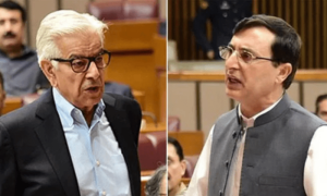 &rsquo;آئینی ترمیم پر رضامند نہیں&lsquo;، خواجہ آصف کے بیان پر بیرسٹر گوہر کا جواب