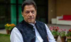 عمران خان نے آئینی ترامیم پر فضل الرحمان کے کردار پر شک کا اظہار کردیا