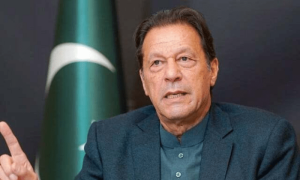 فیکٹ چیک: کیا عمران خان کا نام آکسفورڈ چانسلر الیکشن سے نکال دیا گیا