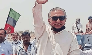 صدر زرداری کے قریبی ساتھی کی گاڑی سے 5 کلو منشیات، اسلحہ برآمد