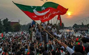 لاہور جلسہ بھاری پڑگیا، پی ٹی آئی اراکین اسمبلی جھگڑ پڑے، شیخ امتیاز کی تردید