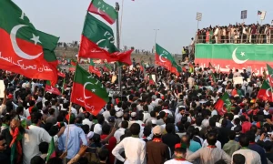 Mobile services, metro bus to remain suspended as PTI protests in Rawalpindi