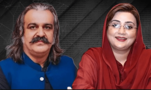 گنڈاپور کے ساتھ پھر موئے موئے ہوگیا، سر پٹخ پٹخ کر واپس لوٹ گیا، عظمیٰ بخاری