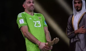 FIFA ban Argentina goalkeeper Martinez for &lsquo;offensive behaviour&rsquo;