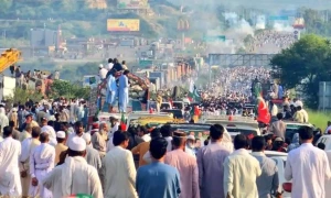 راولپنڈی احتجاج میں 100 سے زائد گرفتاریاں، علی امین گنڈاپور راولپنڈی سے 50 کلومیٹر دور سے واپس، &rsquo;احتجاج ریکارڈ کرا دیا&lsquo;،