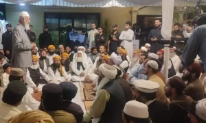 ڈاکٹر ذاکر نائیک کی فضل الرحمان سے ملاقات، &rsquo;امت مسلمہ کو اپنے اختلافات بھلا کر متحد ہونے کی ضرورت ہے&lsquo;