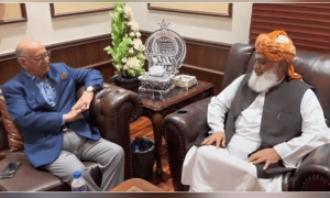 ایک بار آئینی ترامیم کے لیئے لابنگ. فضل الرحمن سے ملاقات کے بعد عرفان صدیقی کا اہم بیان