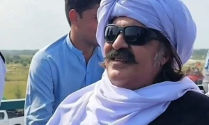 &rsquo;گنڈاپور کے پی ہاؤس سے گاڑی کی ڈگی میں چھپ کر فرار&lsquo;
