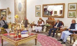 حکومت کا آئینی ترامیم پہلے سینیٹ میں لانے کا فیصلہ، قومی اسمبلی اجلاس کے ایجنڈے میں آئینی ترمیم شامل نہیں