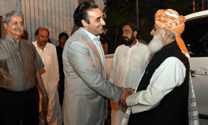 بلاول کی مولانا سے ہنگامی ملاقات، پی ٹی آئی وفد دوسرے کمرے میں انتظار کرتا رہا