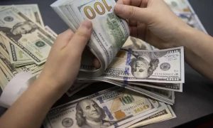 پاکستان کو تین ماہ میں 2 ارب 30 کروڑ ڈالر کی بیرونی فنڈنگ موصول