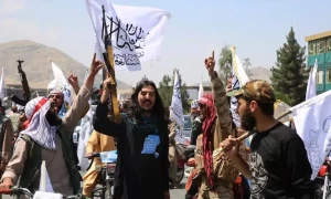 طالبان کمانڈر بننے والے افغان استاد کو اب راہِ فرار کی تلاش