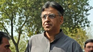 اسد عمر نے پیپلز پارٹی میں شمولیت کی خبروں کی تردید کردی