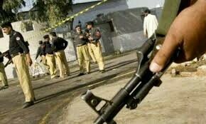سانگھڑ: کزن سے شادی نہ کرانے پر نوجوان نے ماں، 2 بہنیں، بہنوئی قتل کرکے تھانے میں خودکشی کرلی