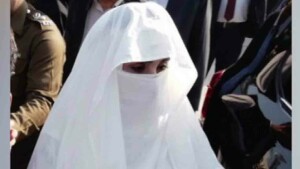 بشریٰ بی بی کی رہائی کے بعد زمان پارک آمد، پولیس کی بھاری نفری تعینات