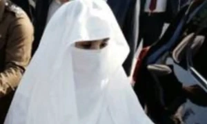 عدالت نے بشریٰ بی بی کی ضمانت منسوخی کا عندیہ دے دیا