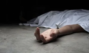کراچی میں نادرن بائی پاس پر زنجیروں میں جکڑی لاش برآمد
